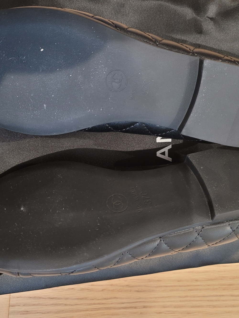 Women’s Black Quilted Leather Ballet Flats - Picture 7 of 10